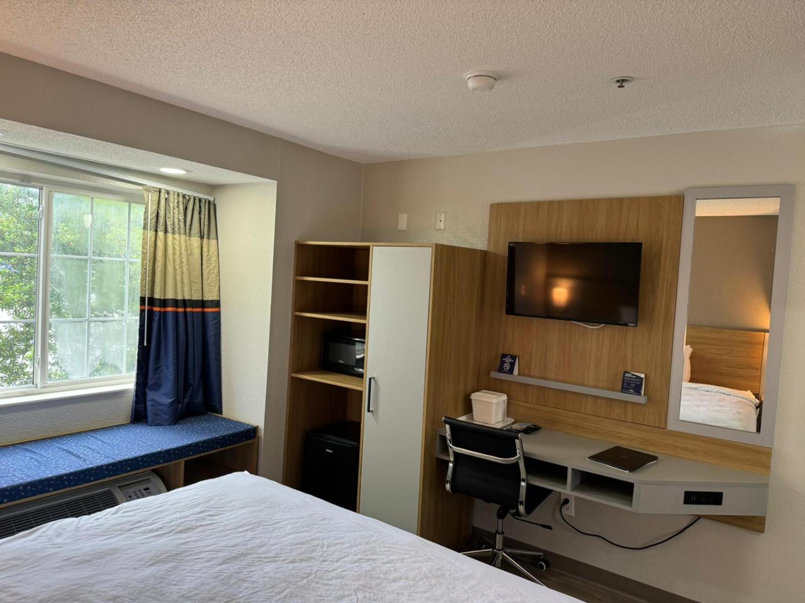 Microtel By Wyndham Hotel
